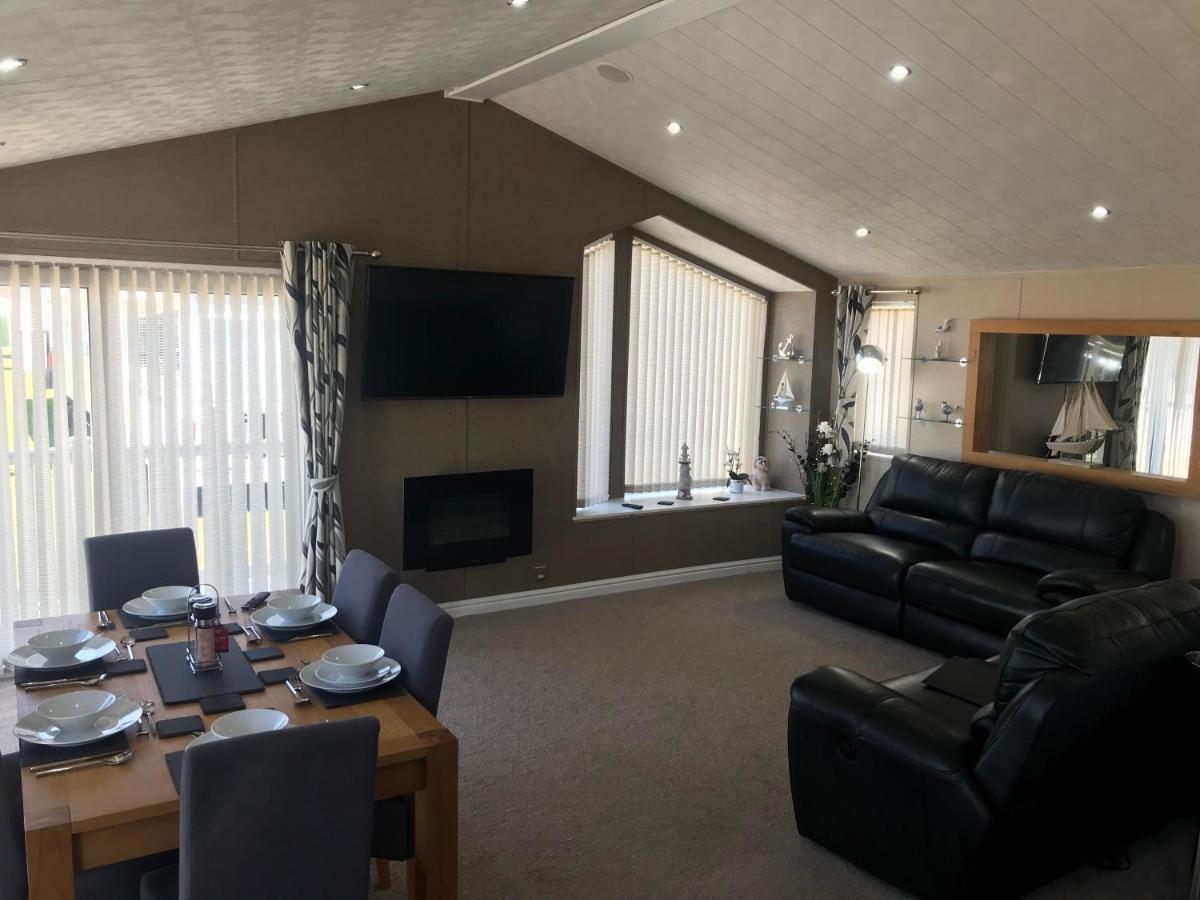 Hot Tub Accommodation North Wales Lodge Rhyl Luaran gambar