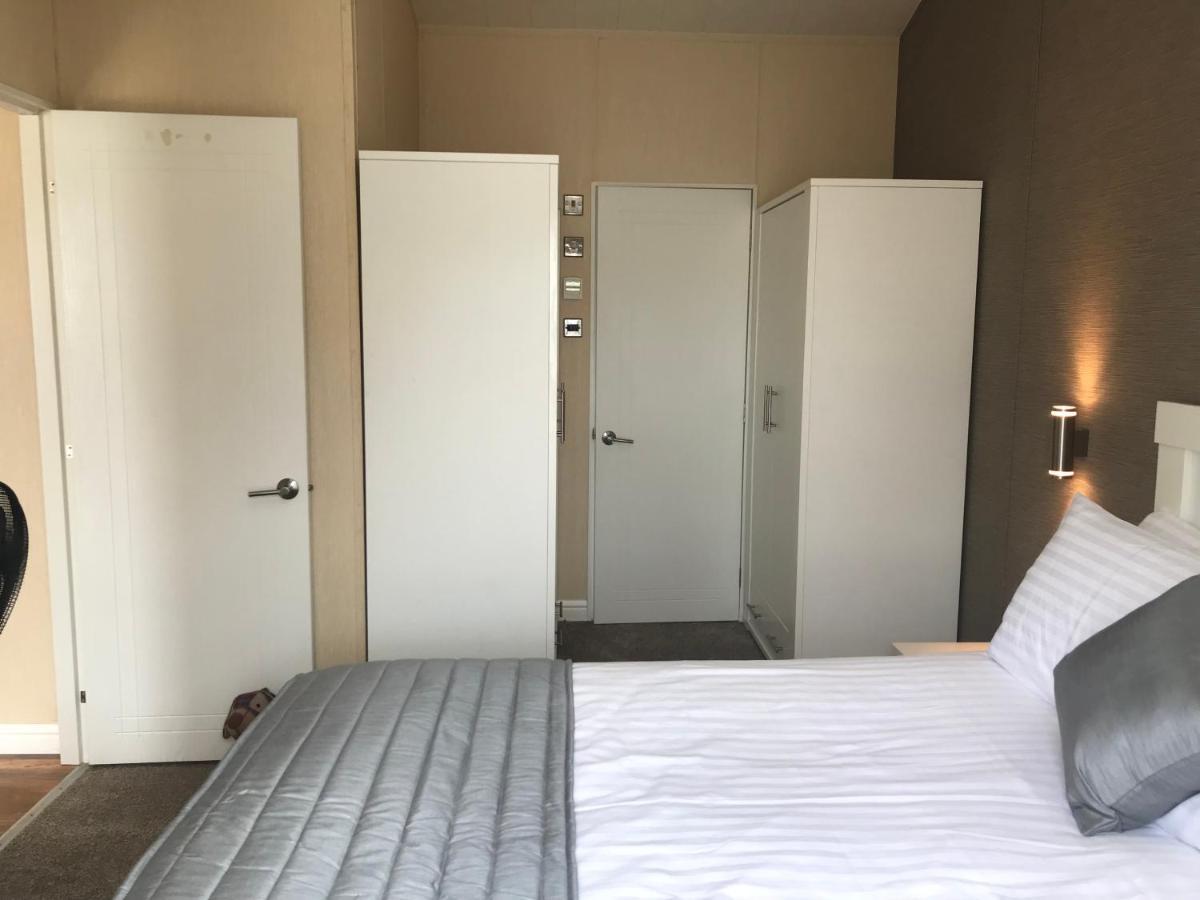 Hot Tub Accommodation North Wales Lodge Rhyl Luaran gambar