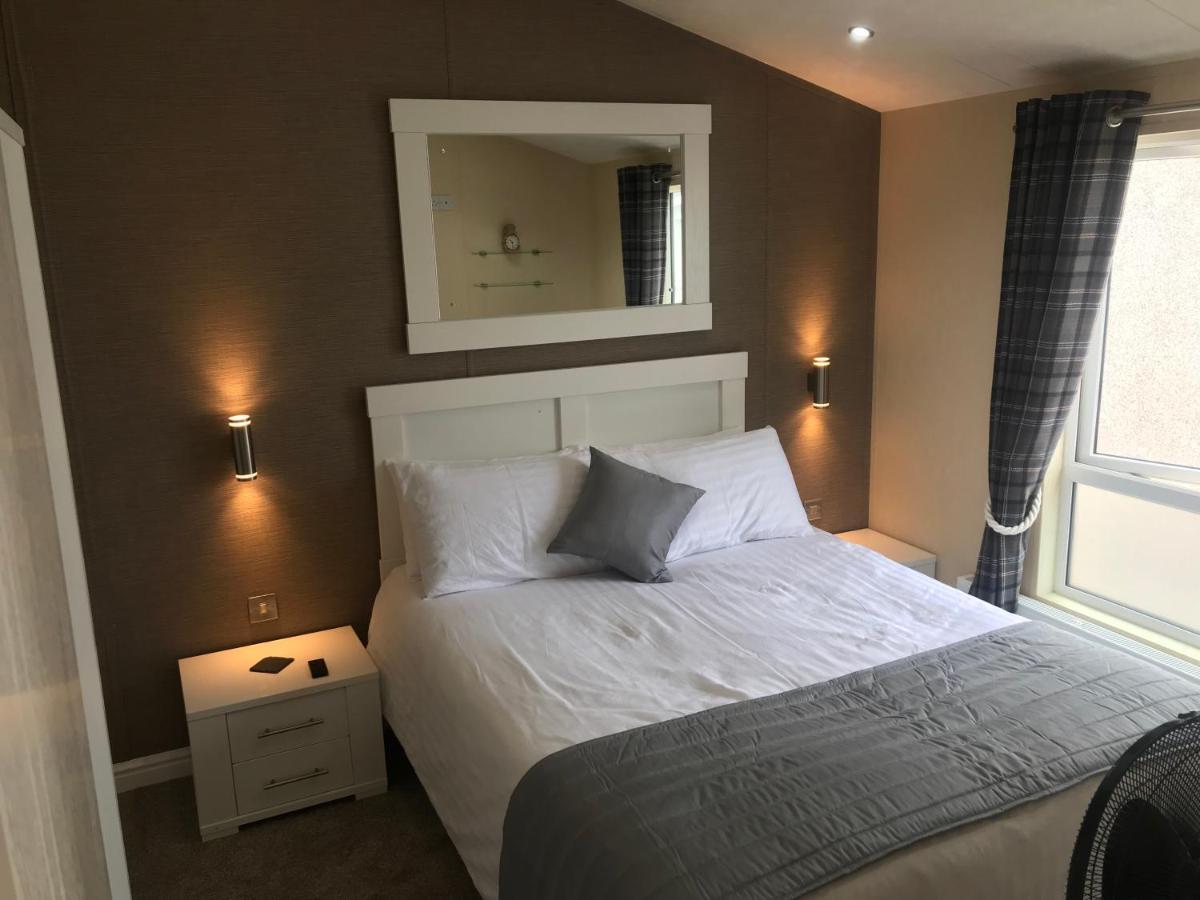 Hot Tub Accommodation North Wales Lodge Rhyl Luaran gambar